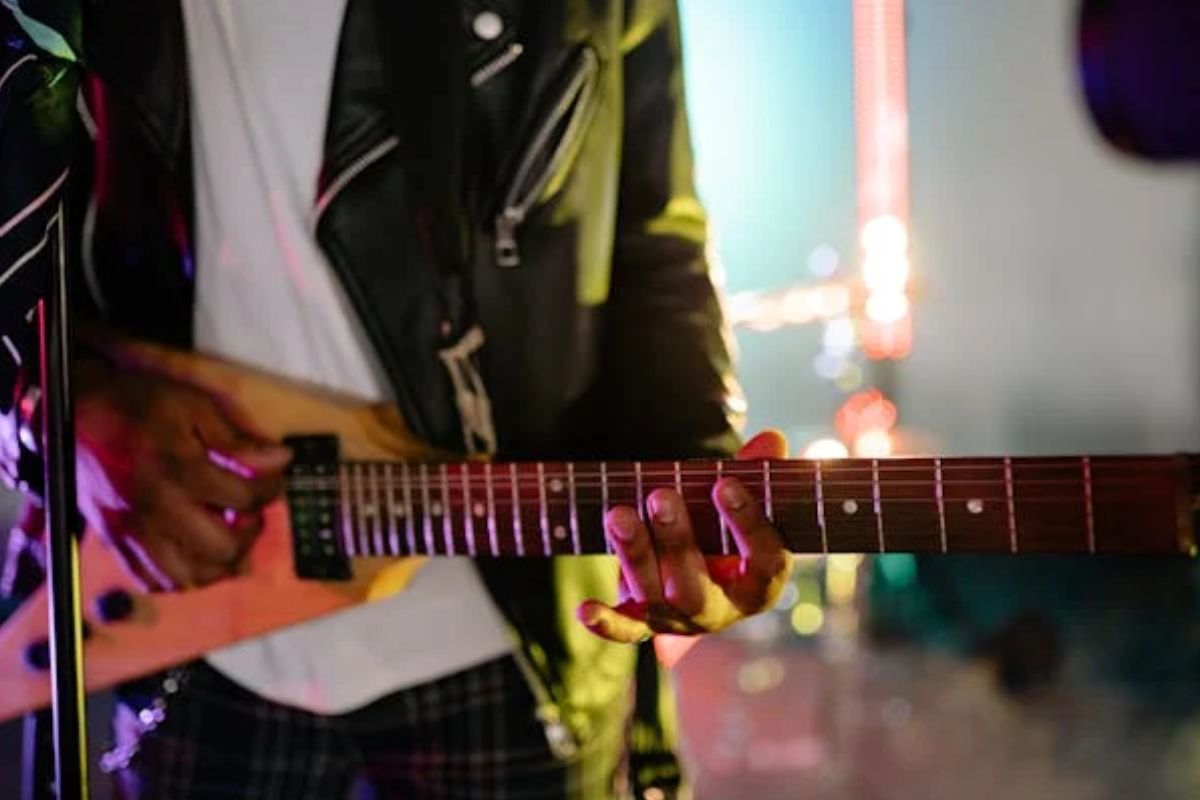 The Rising Wave: How Podcasts Are Shaping the Indie Music Scene
